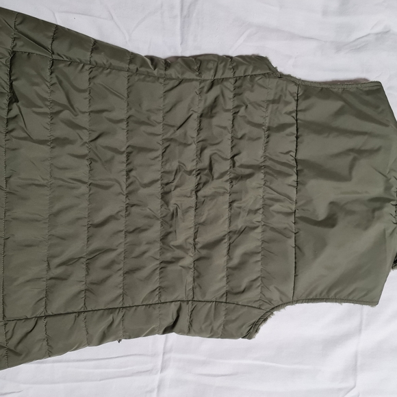 The North Face Mossbud Reversible Insulated Vest - Picture 2 of 5